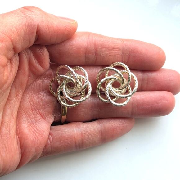 Vintage Estate Elegant Silver Tone Open Work Love Knot Swirl Clip On Earrings - Picture 3 of 3